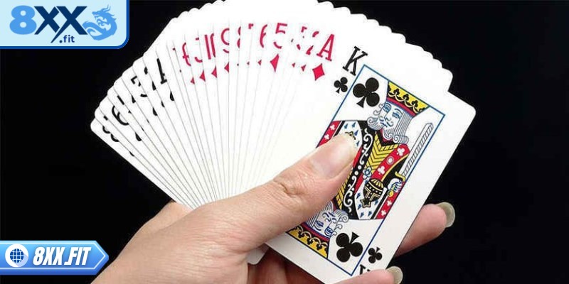 Bài tấn 8XX hấp dẫn nhờ sự kết hợp giữa chiến lược và sự linh hoạt